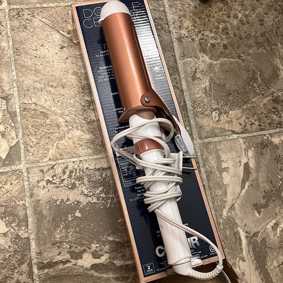 Conair double ceramic 1 1/2 inch barrel - Picture 7 of 7